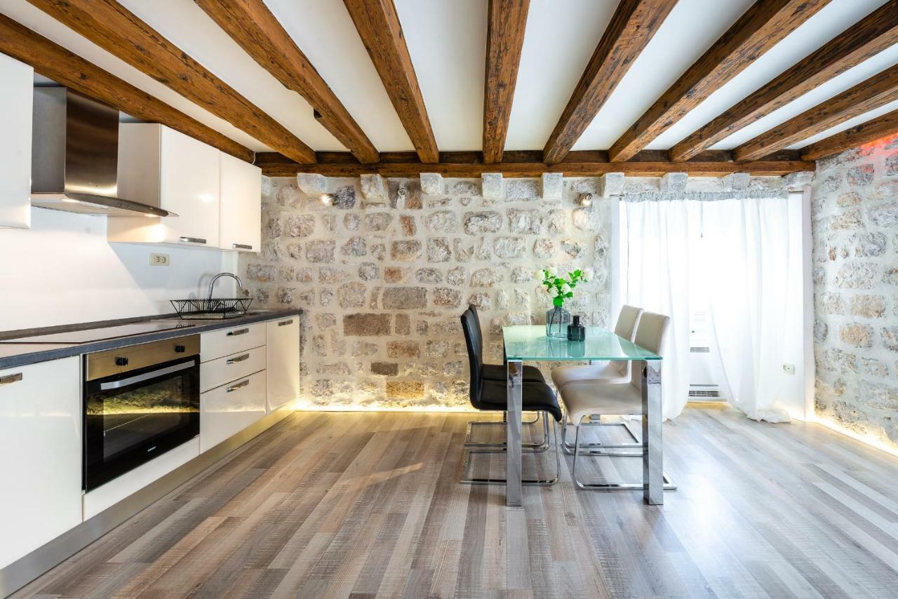 Apartmán 4 *